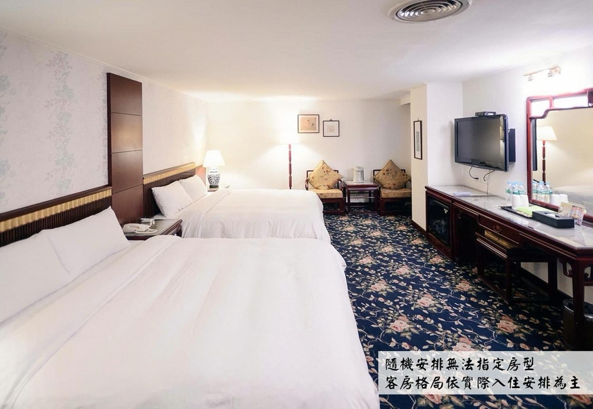 Kiwi Hotel Mrt Wenxin Branch Тайчжун Экстерьер фото