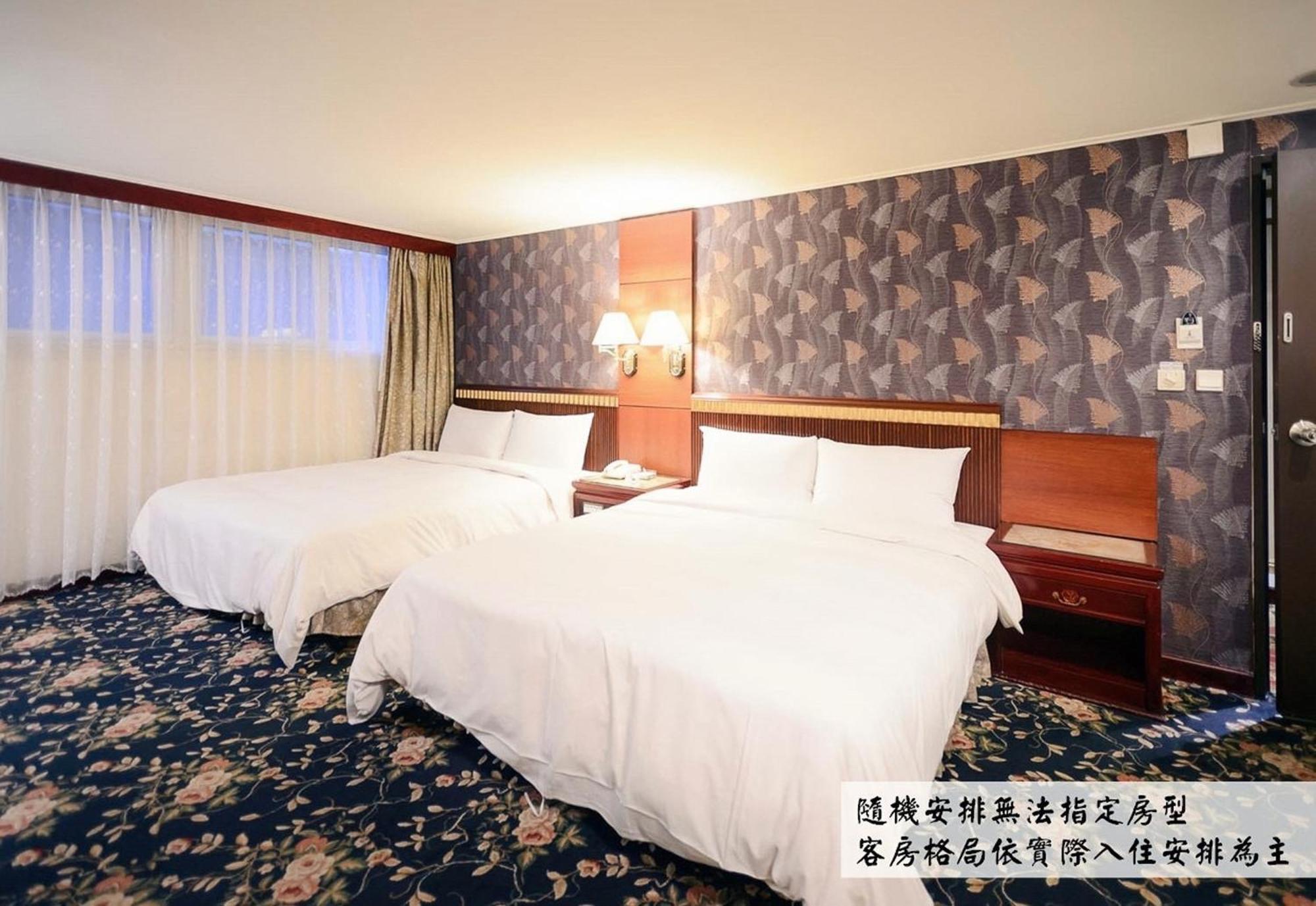 Kiwi Hotel Mrt Wenxin Branch Тайчжун Экстерьер фото