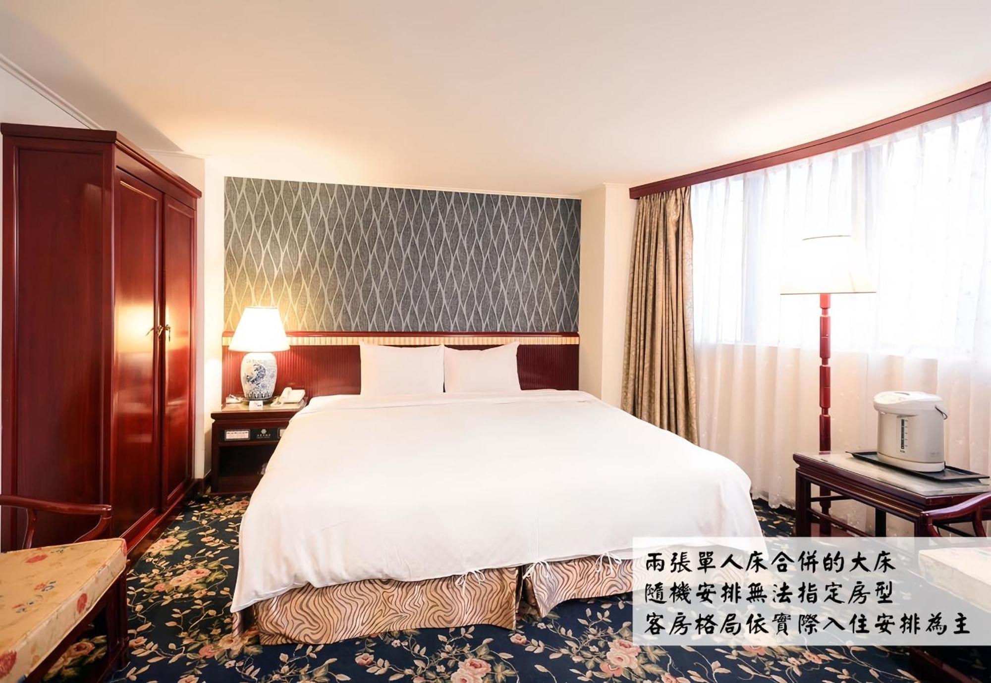 Kiwi Hotel Mrt Wenxin Branch Тайчжун Экстерьер фото