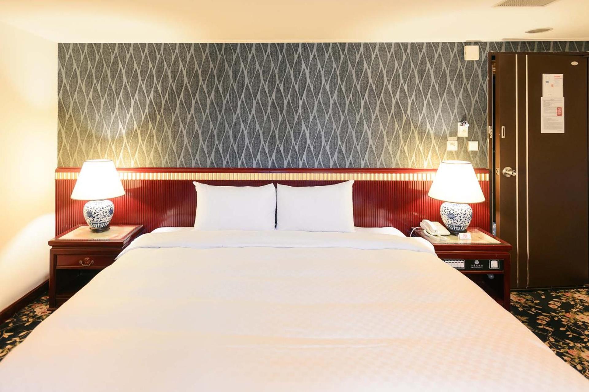 Kiwi Hotel Mrt Wenxin Branch Тайчжун Экстерьер фото